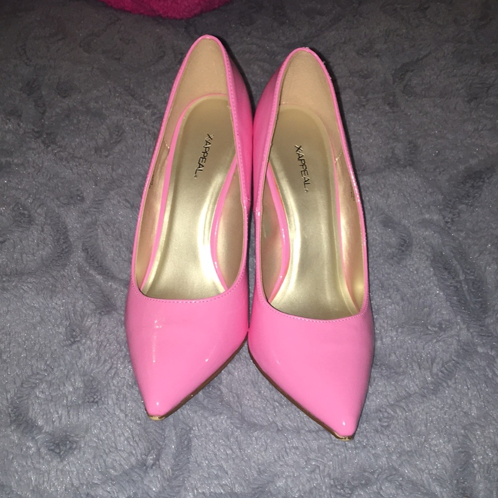 Hot pink Barbie doll pumps